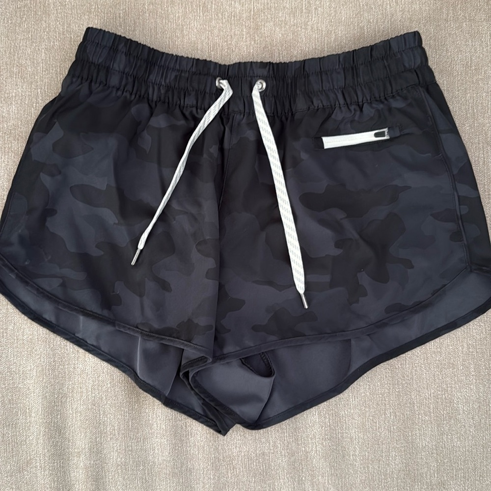 Vuori clementine Athletic Shorts